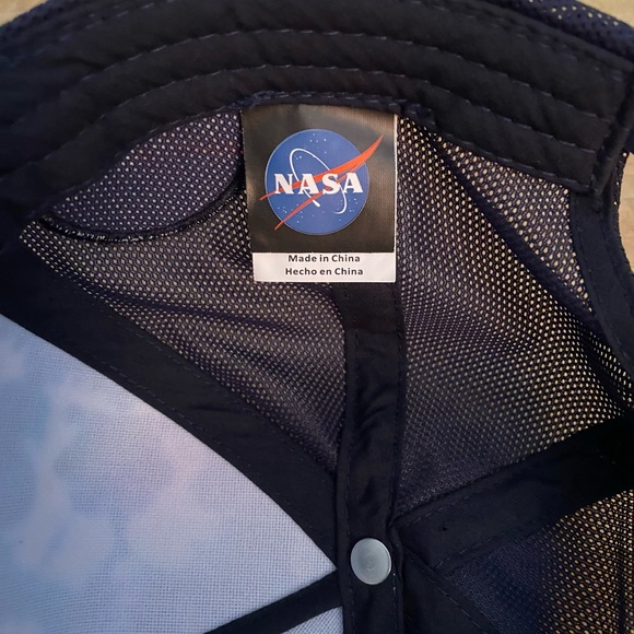 Preowned Men’s “NASA “ Hat/Cap. Mesh Back Snap Back. Adjustable Blue/Logo - Picture 6 of 9